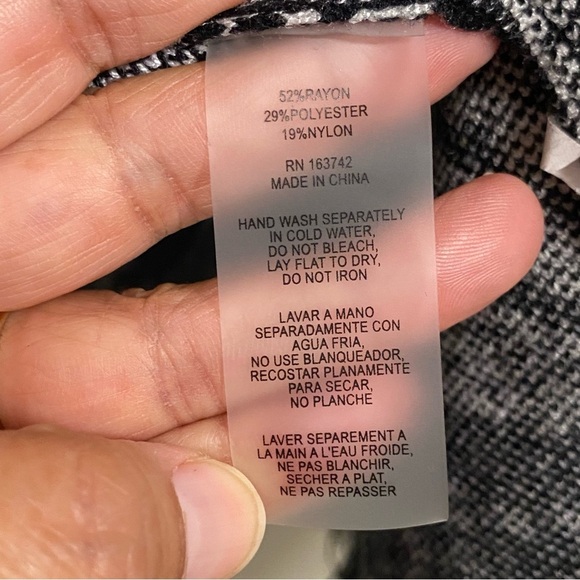 Sioni Cardigan Women’s Size 2X Black White Frayed Fringe Sweater Cardigan - Picture 9 of 12